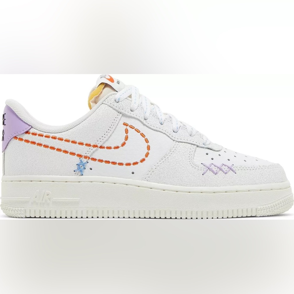 Womens Nike AIR FORCE 1 '07 SE